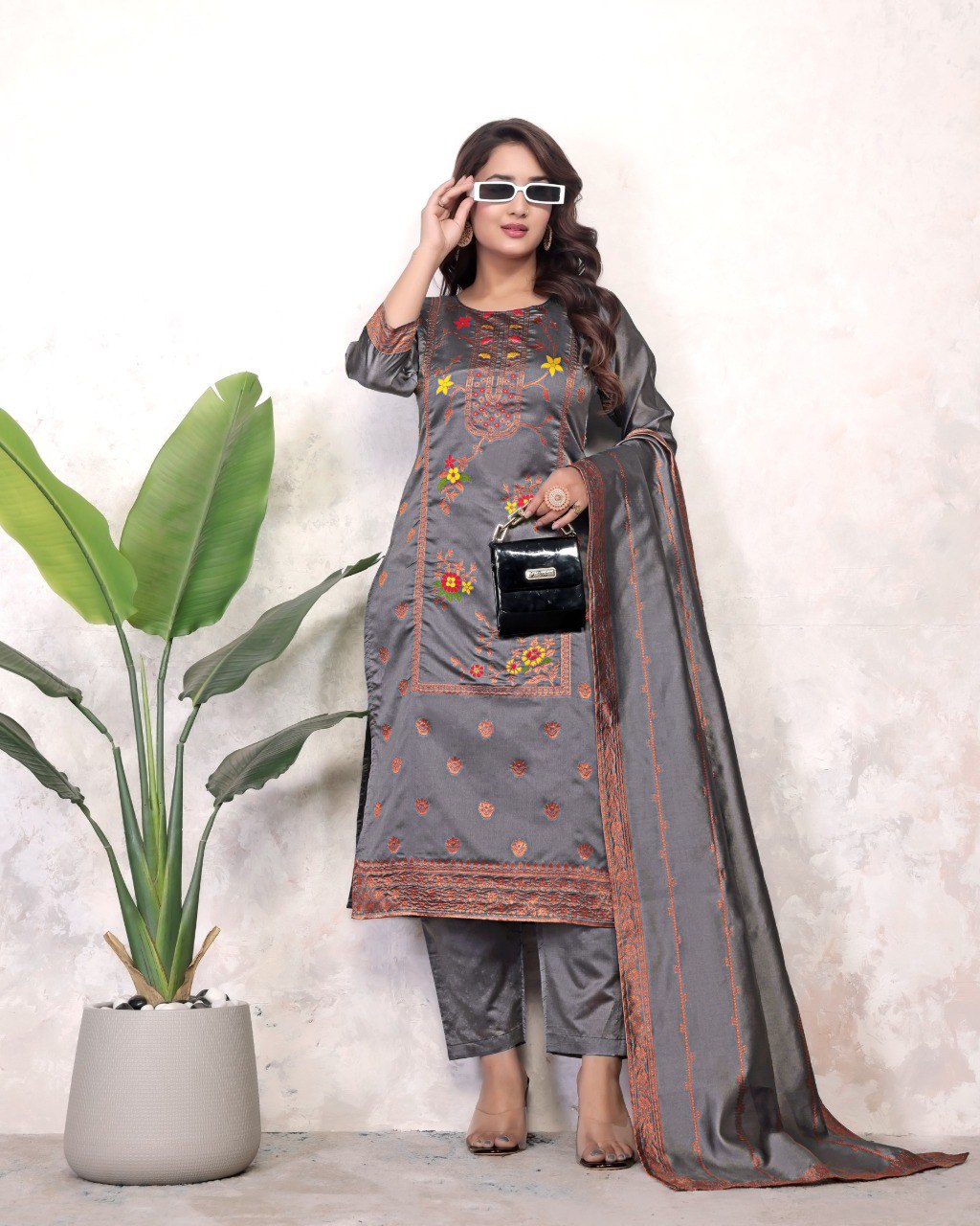 Introducing New Kurti Dupatta & Bottom Set πβ¨